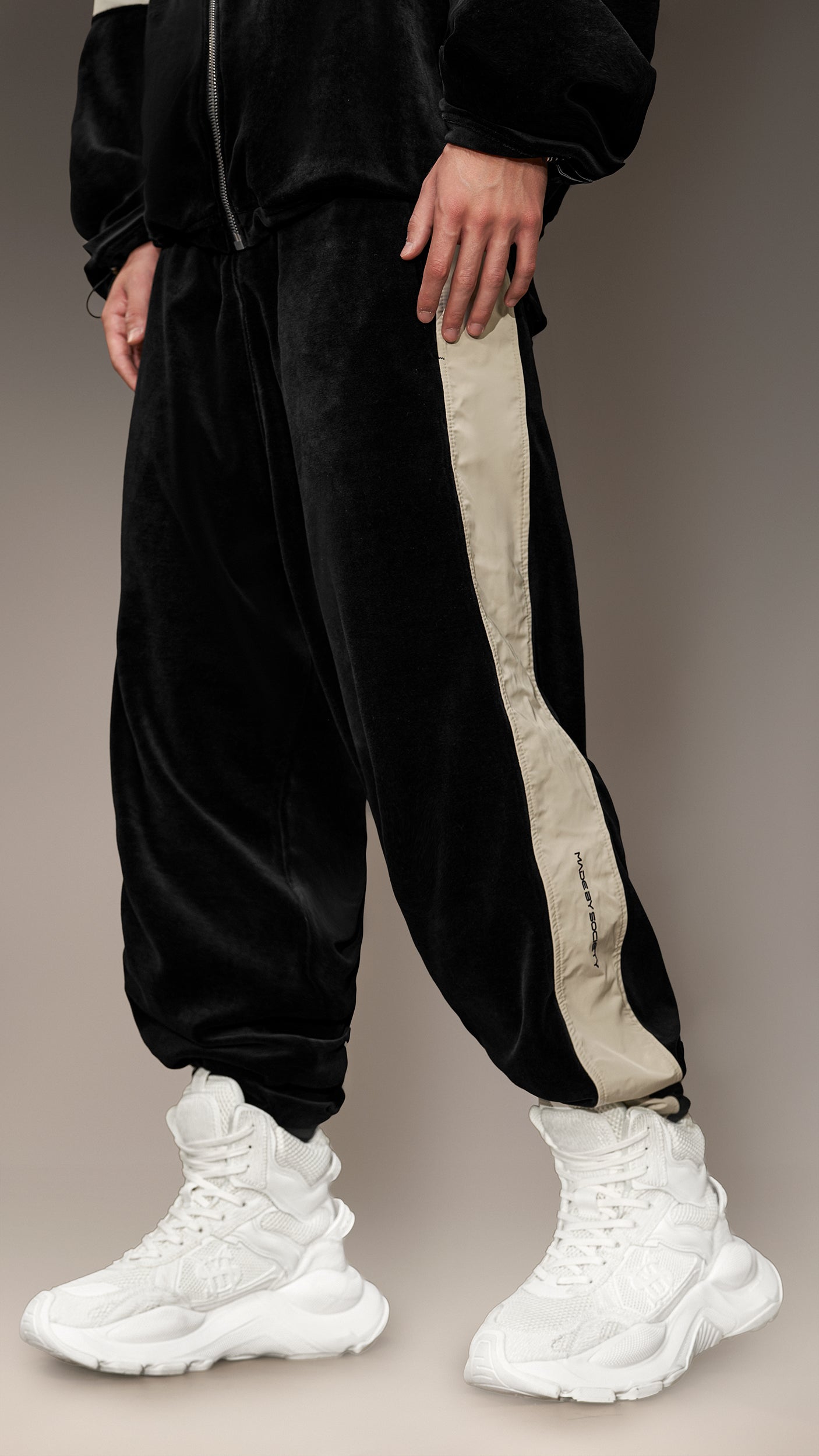 Панталони от кадифе - P16703