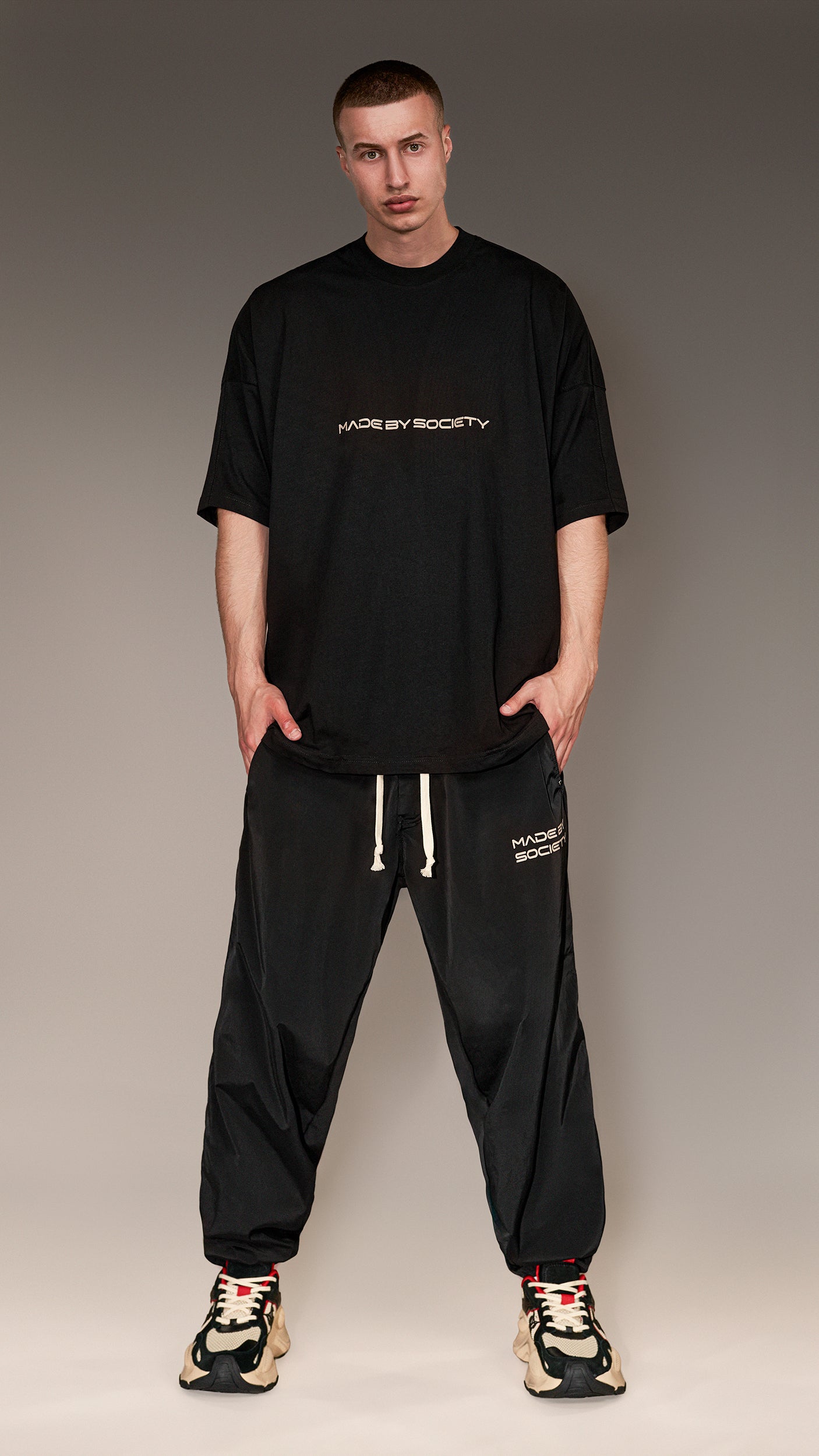 Черни Долнища Jogger „Made by Society” - P15829