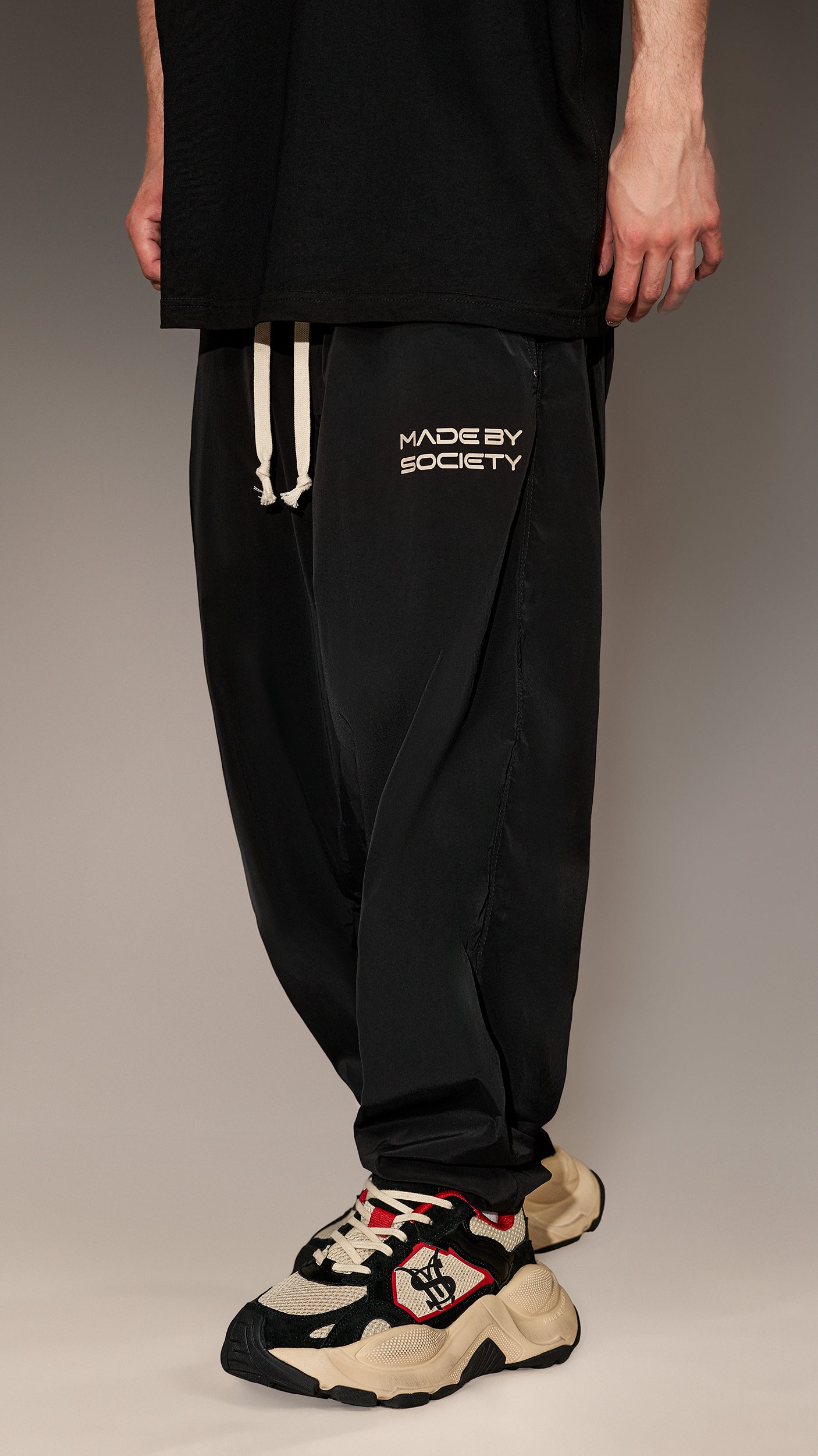 Черни Долнища Jogger „Made by Society” - P15829