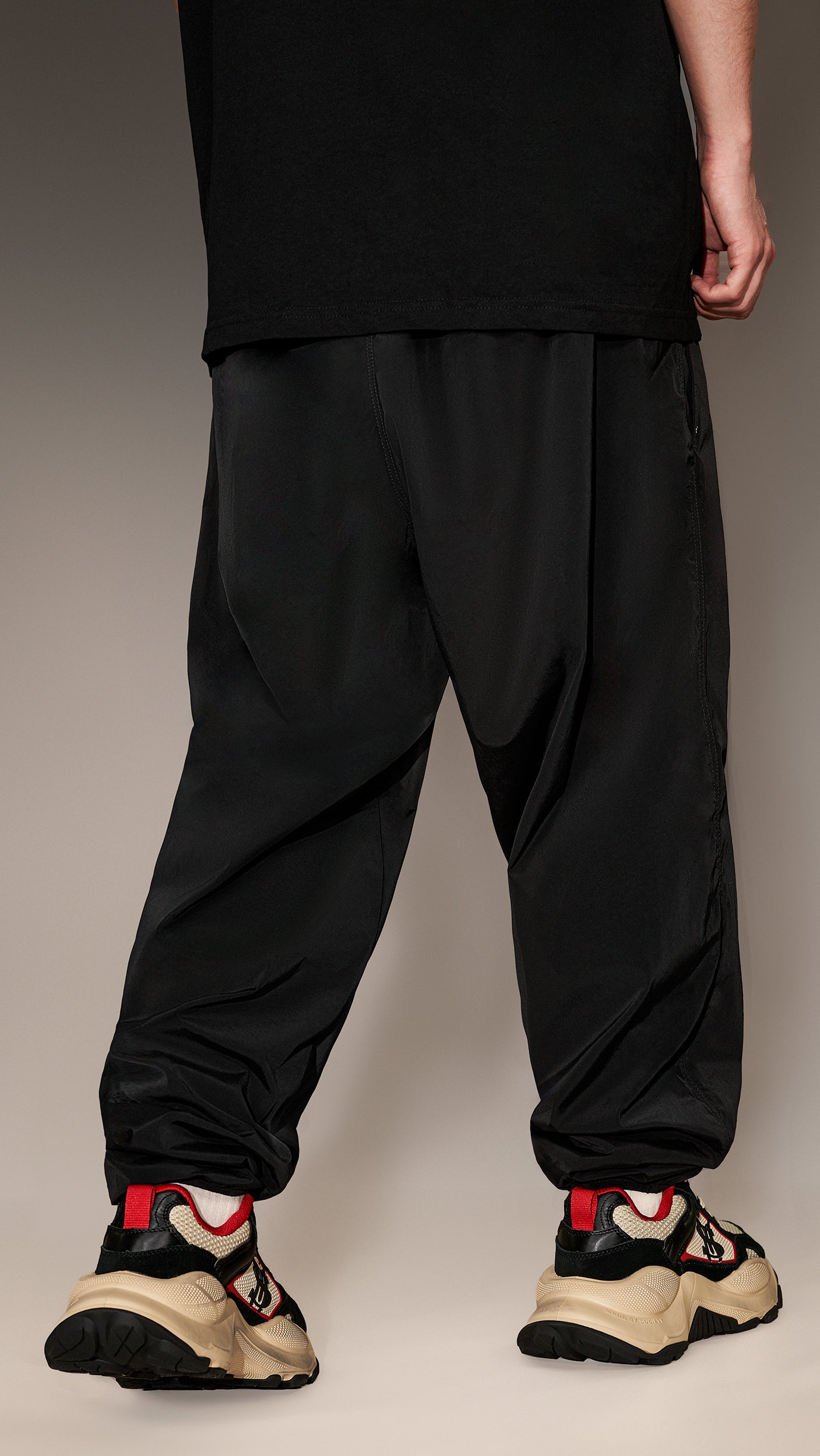 Черни Долнища Jogger „Made by Society” - P15829