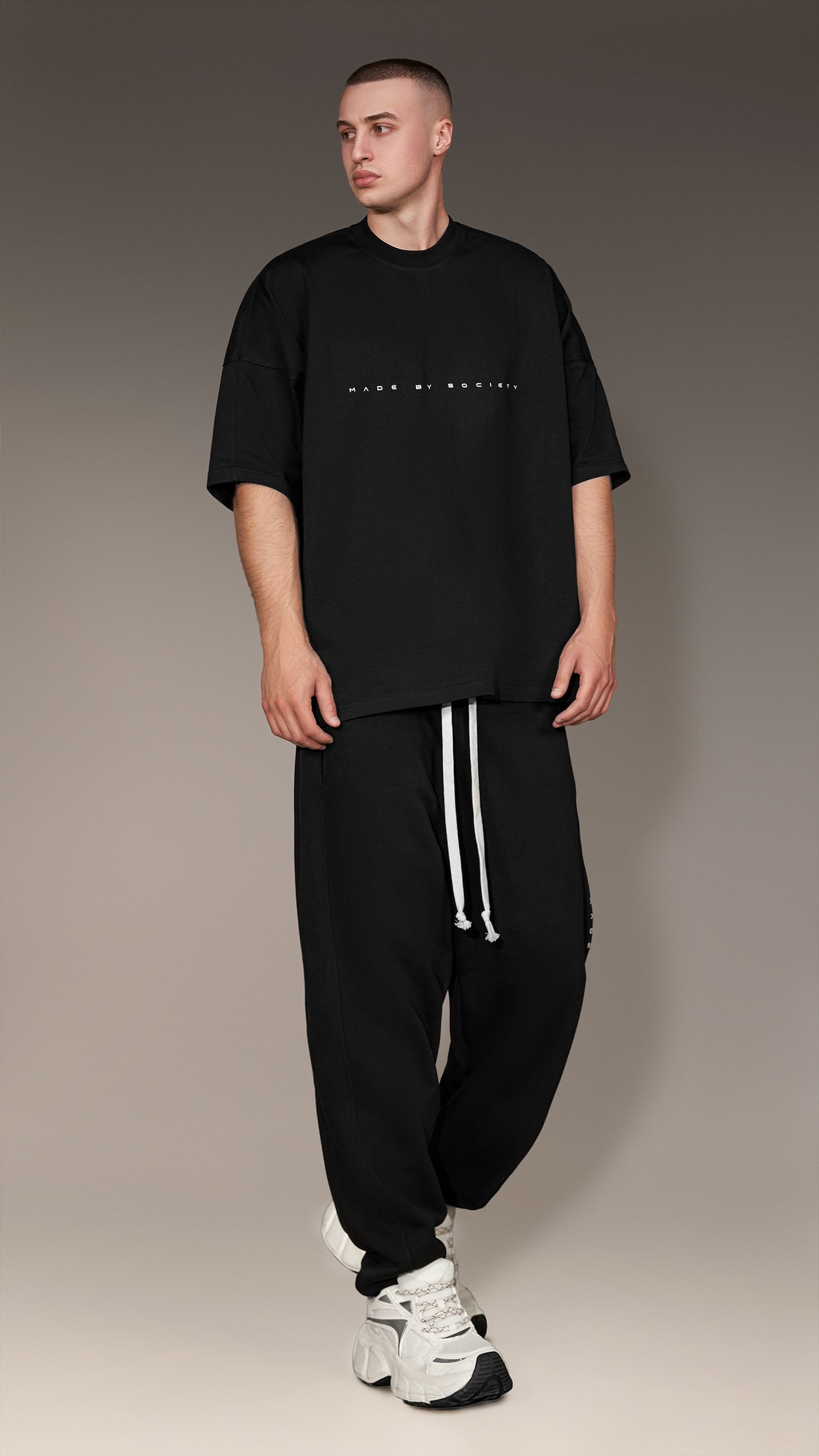 Tricou Noir Intemporel