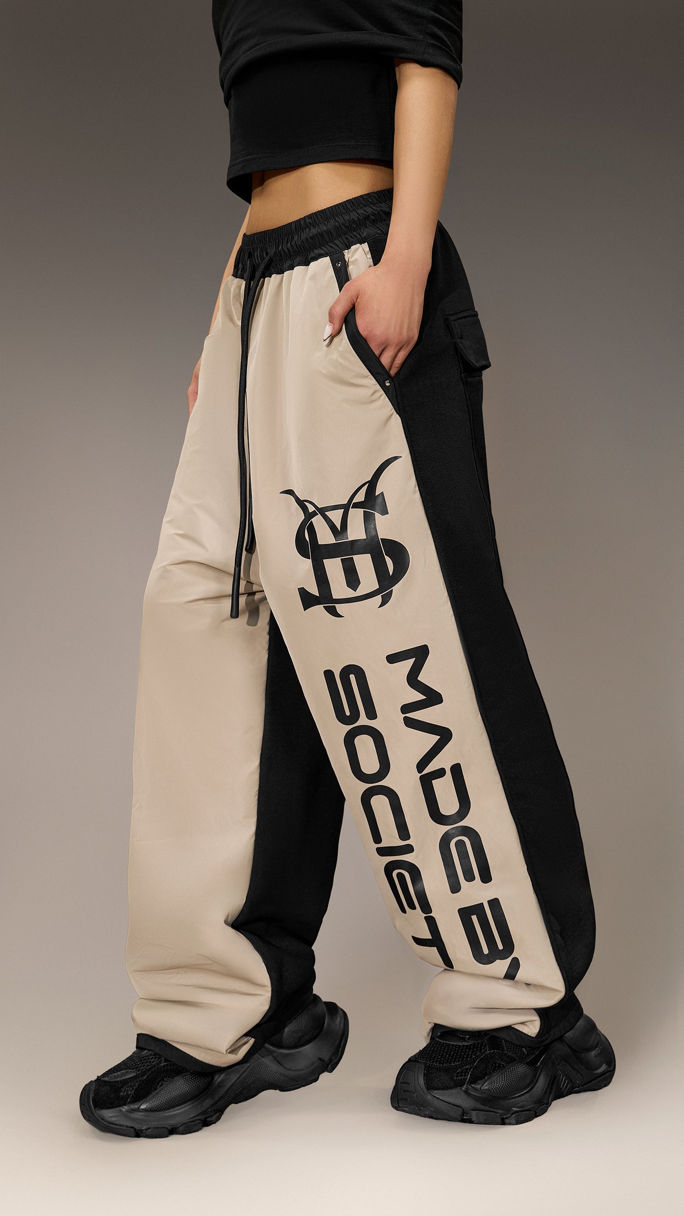 Прекомерно Големи Панталони Made By Society – P26043