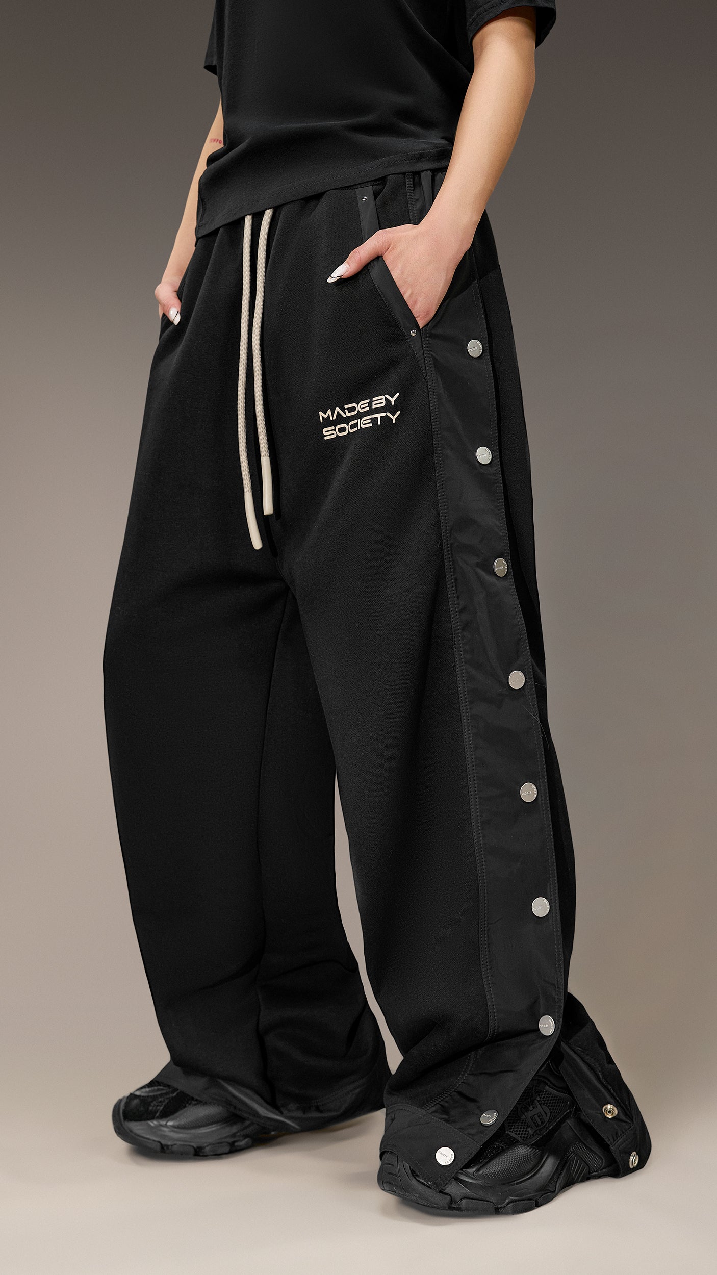 Панталони с копчета Made By Society - P26033