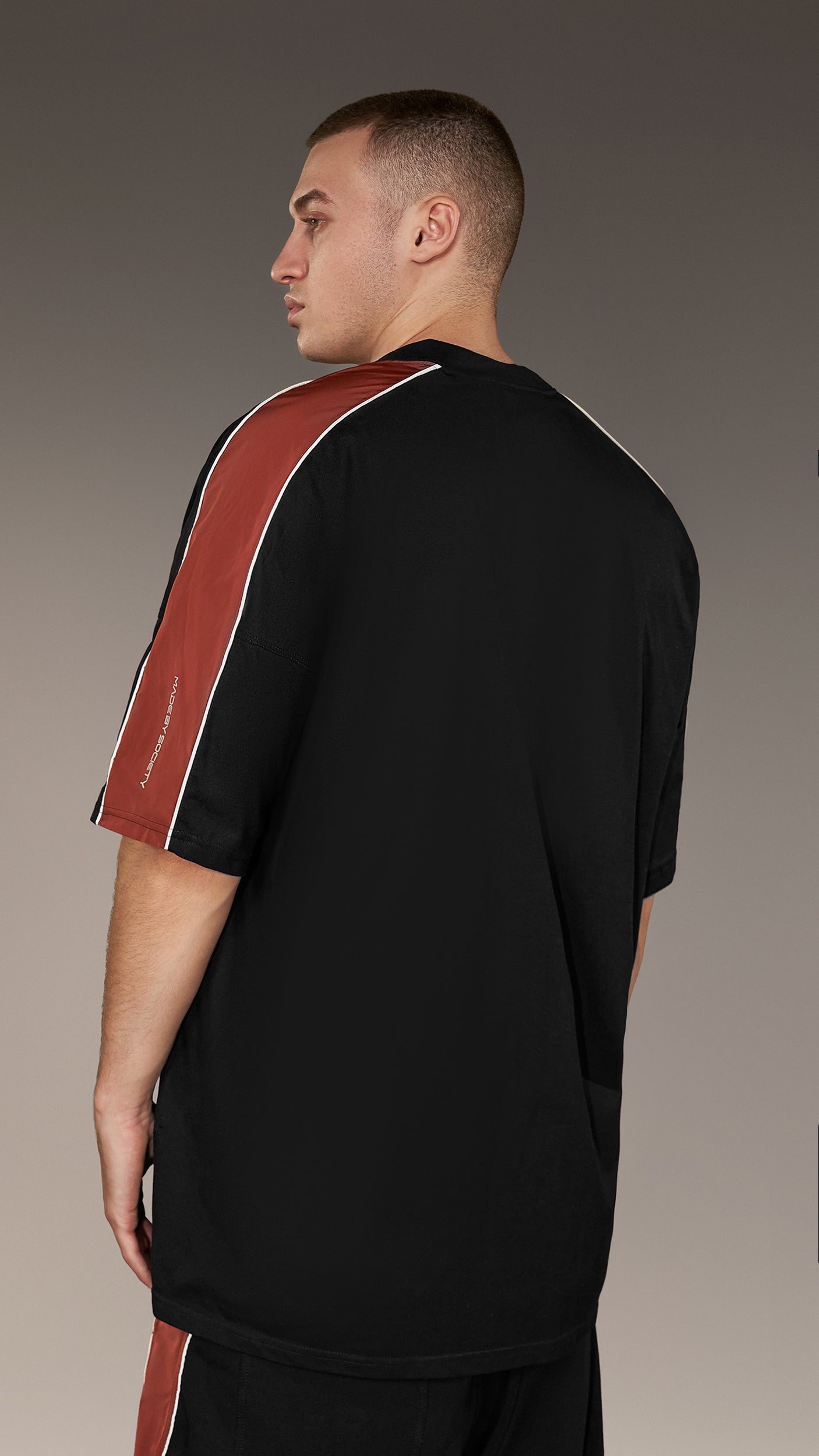 Дълбоко деколте тениска - T16675