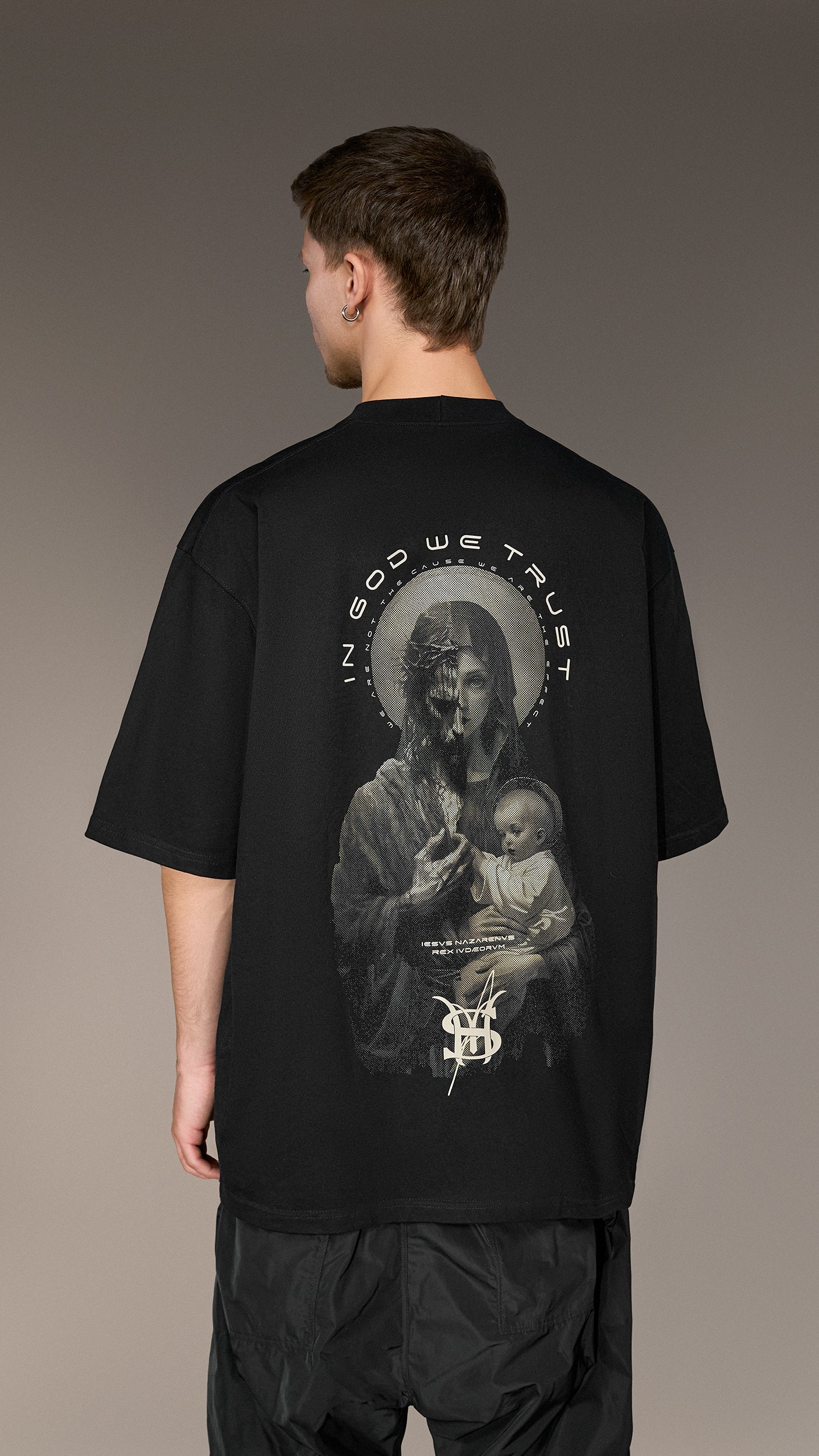 Тениска „In God We Trust” създадена от Made by Society - T15780