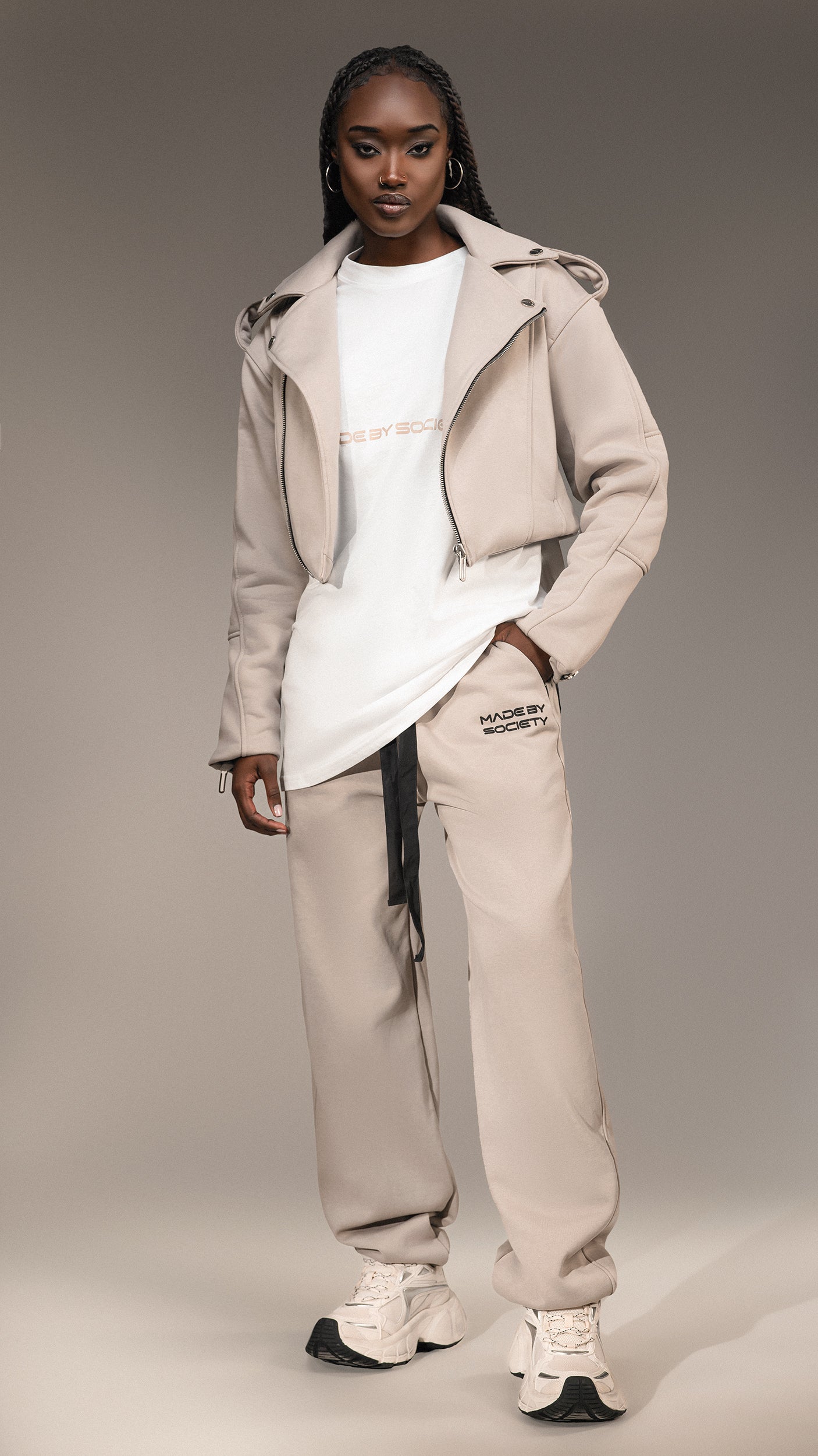 Бяла оверсайз тениска Made By Society - T25363