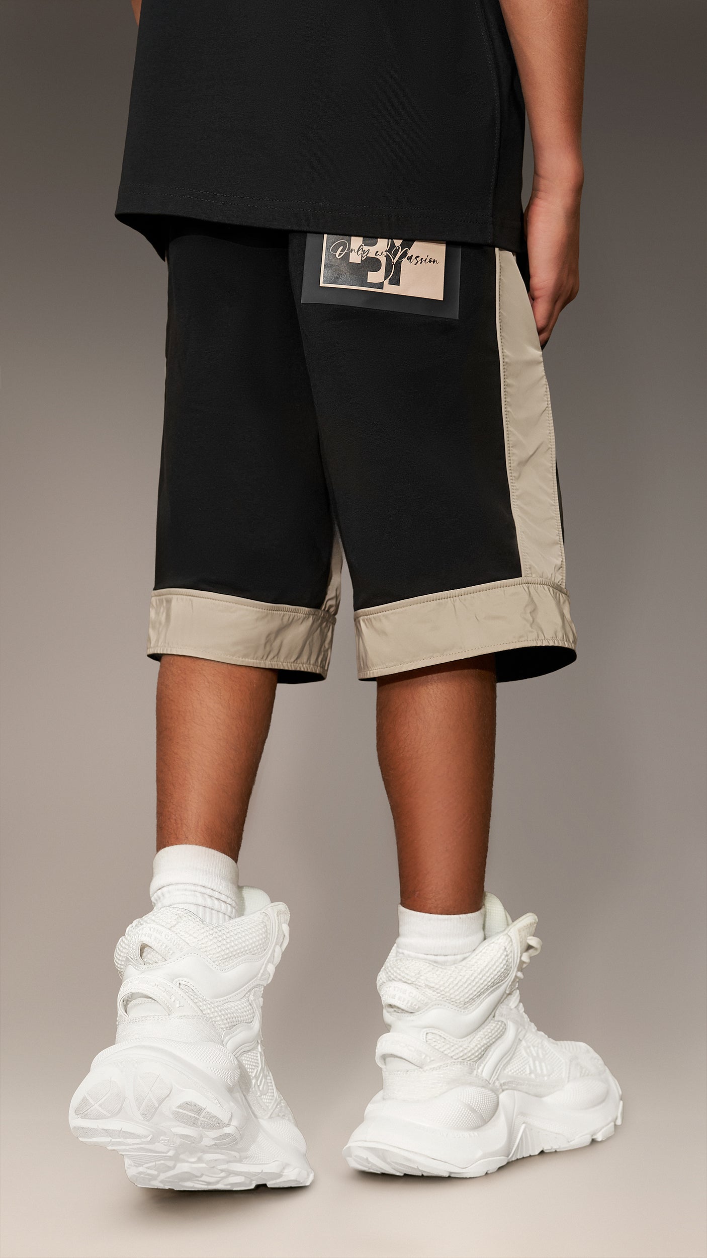 Branded Band Shorts - B15329