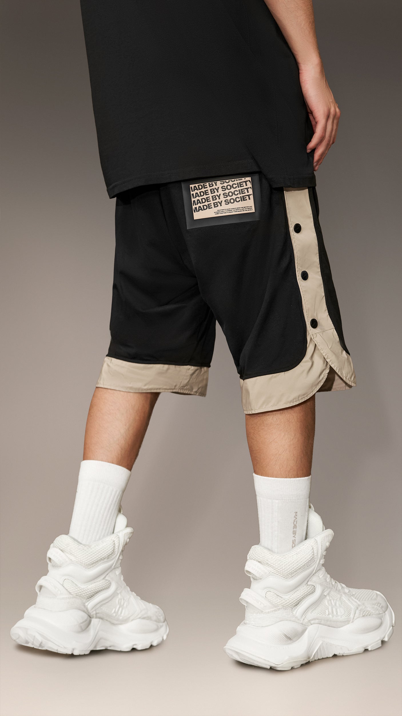 STUD SHORTS - B15542