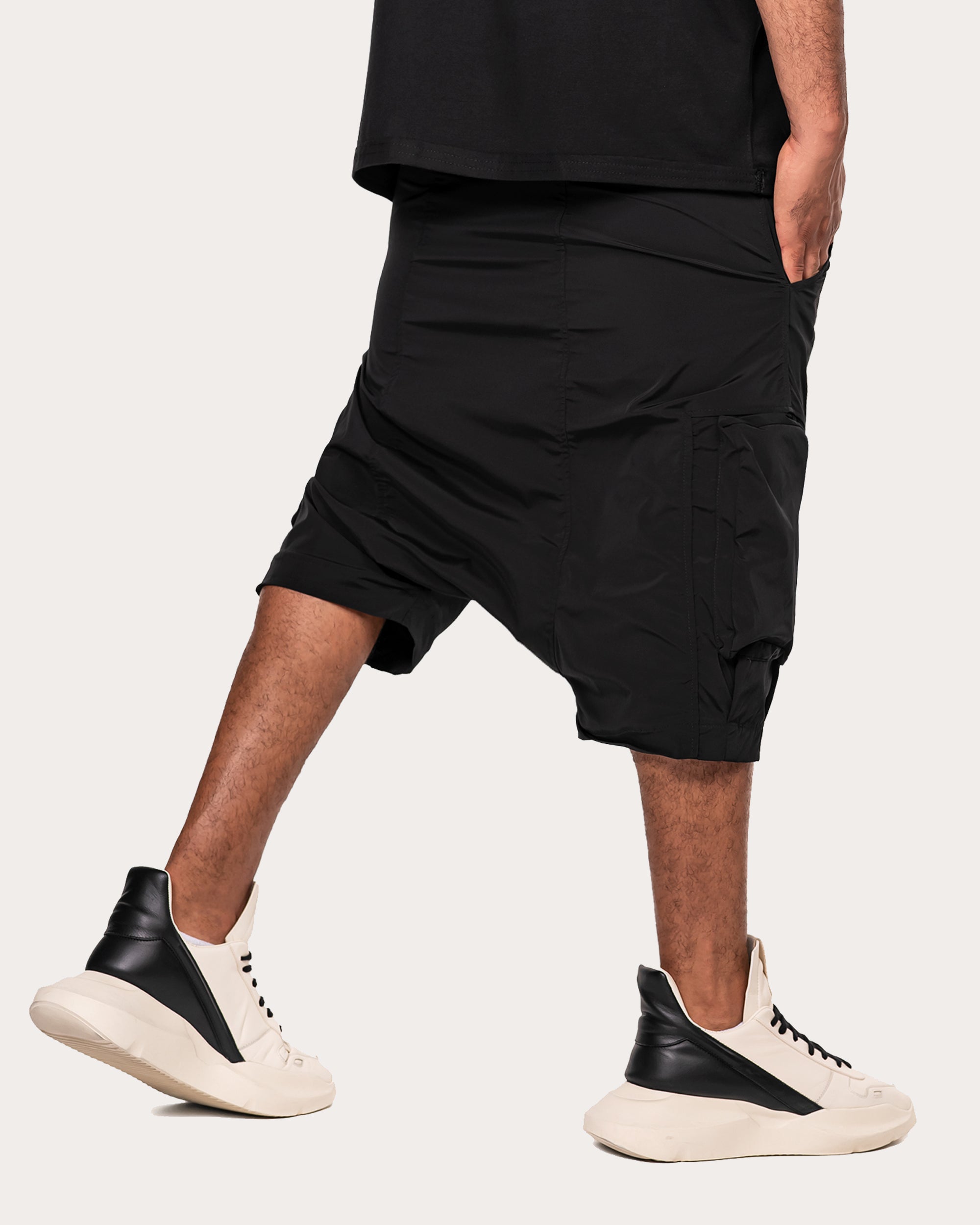 Vertical cargo shorts - B13703