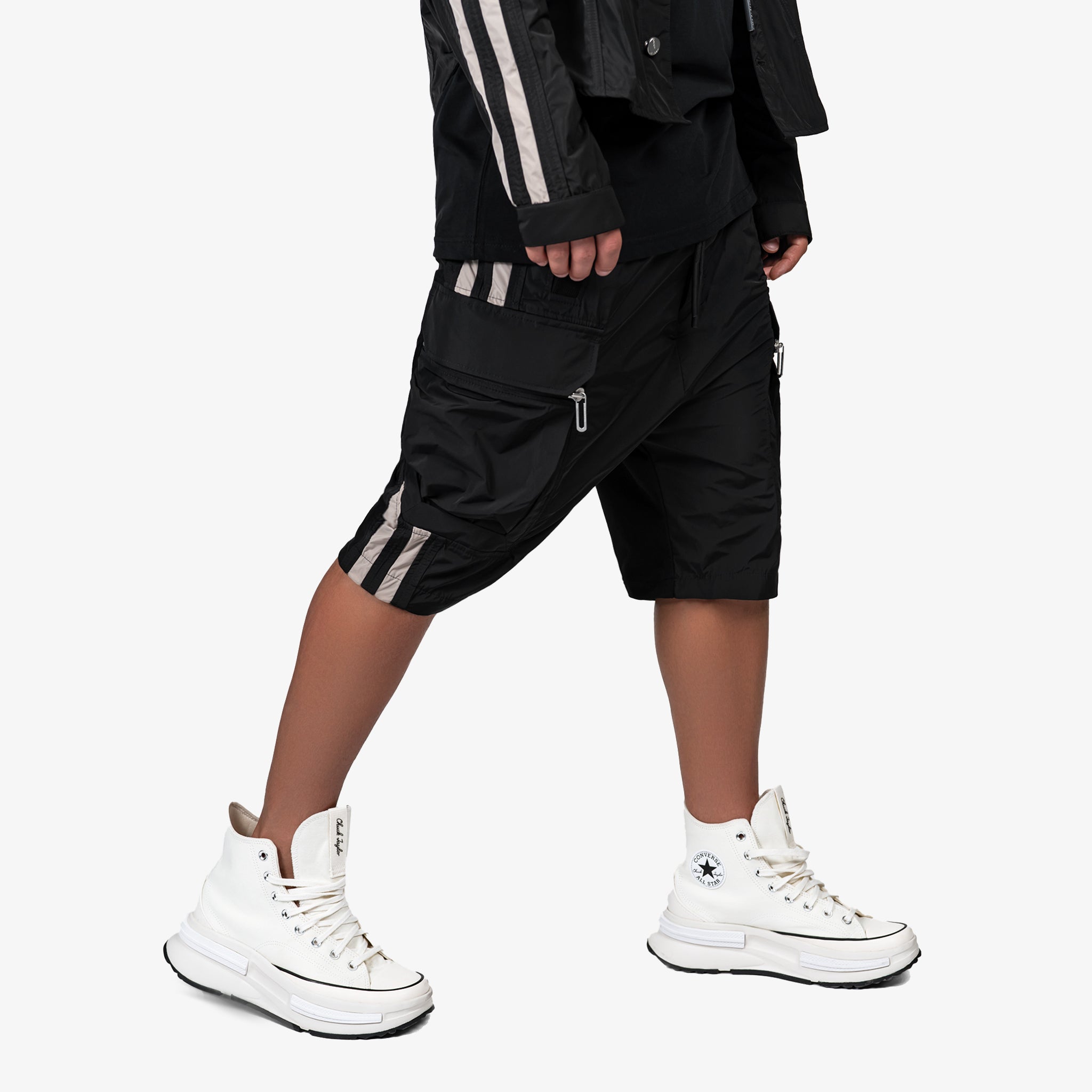 Vertical lines cargo shorts - B13548