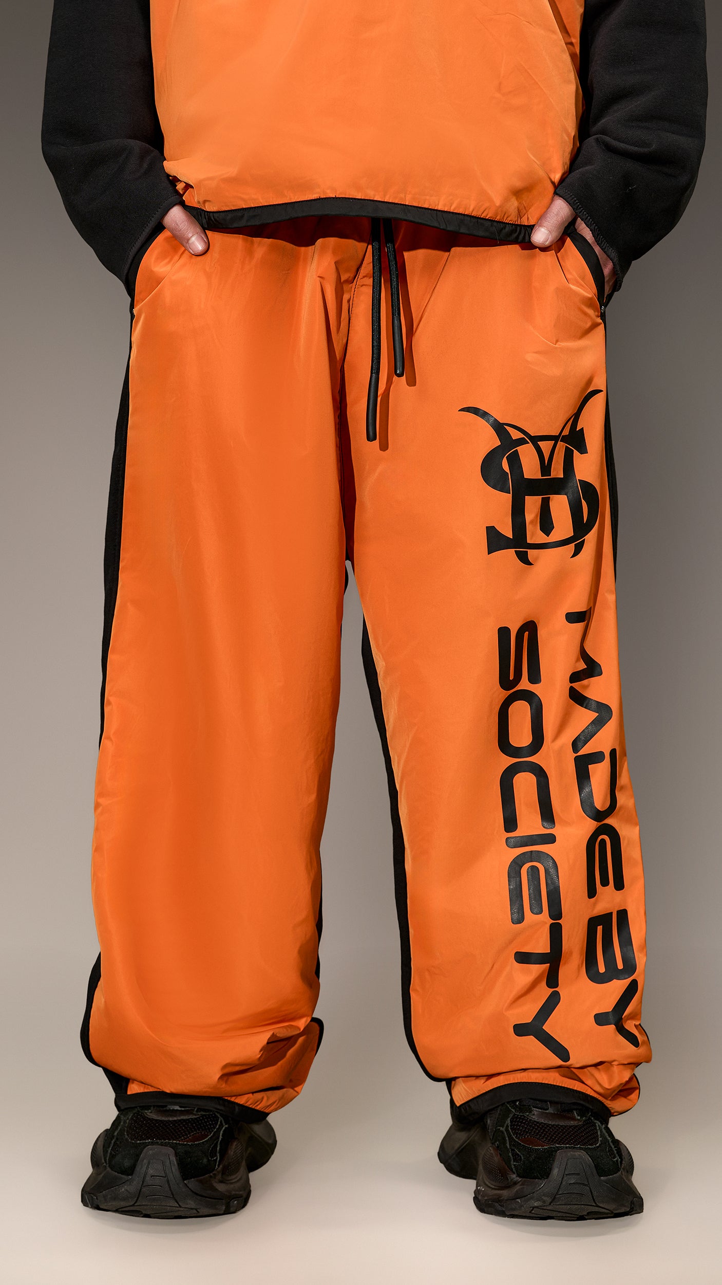 Pantaloni Oversized Made by Society – P16020