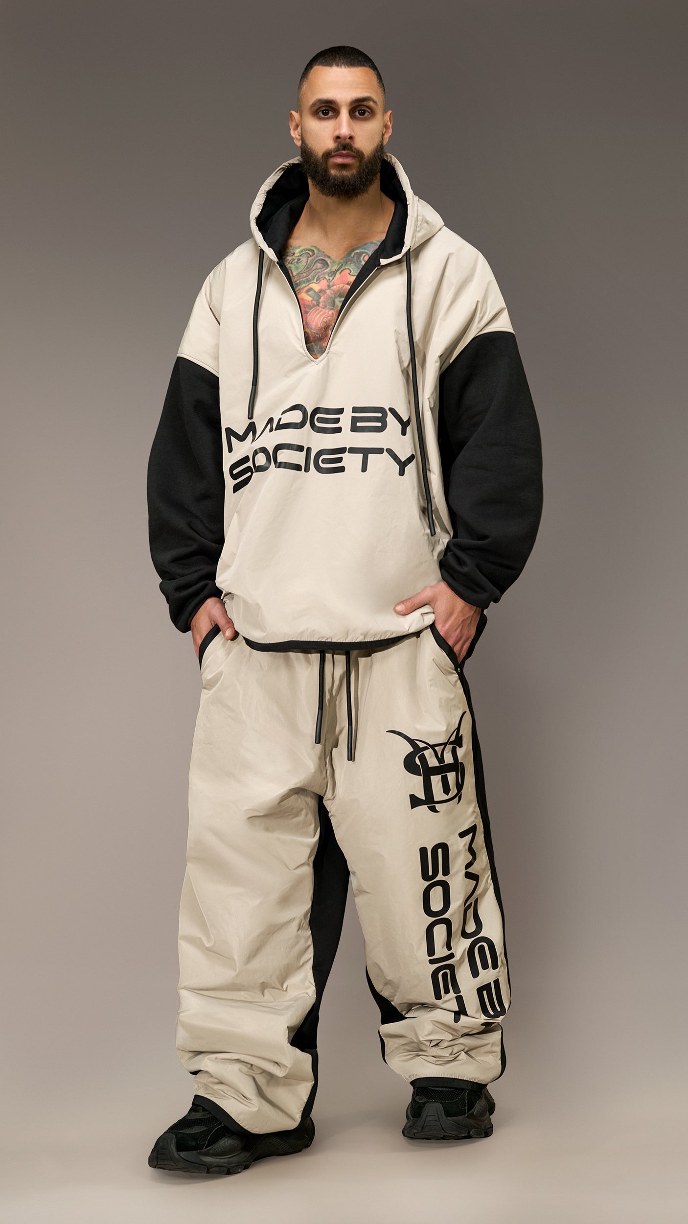 Pantaloni  Jogger „Made by Society” – P16023