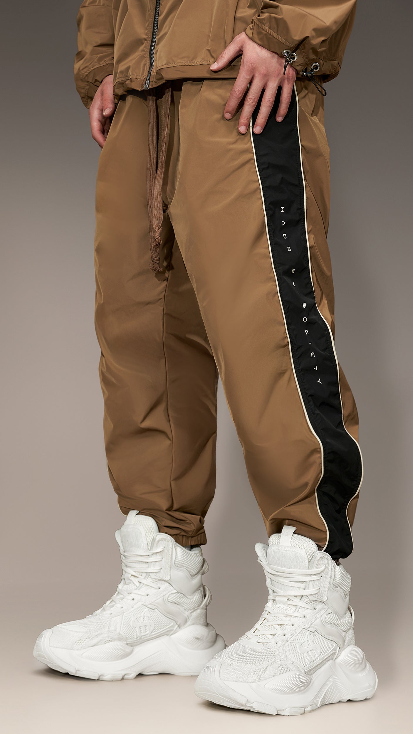 Панталони Iconic Shield Slouch