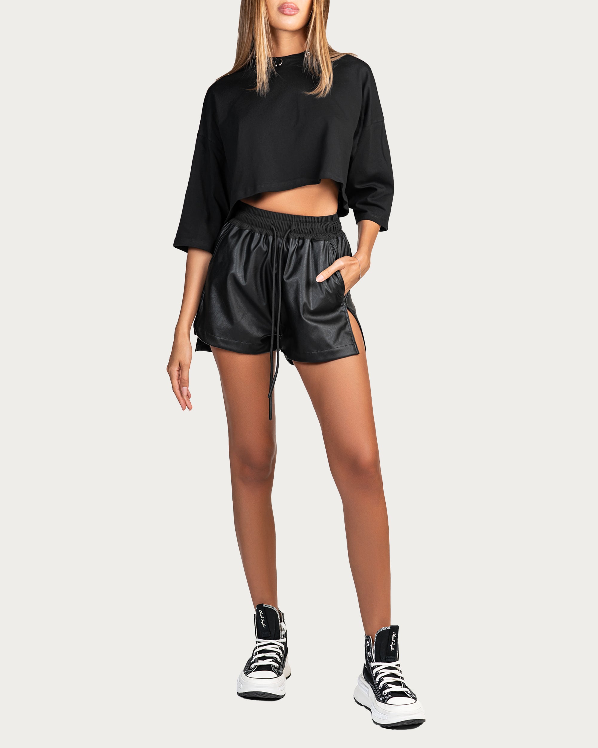 FAUX LEATHER SHORTS - B25502