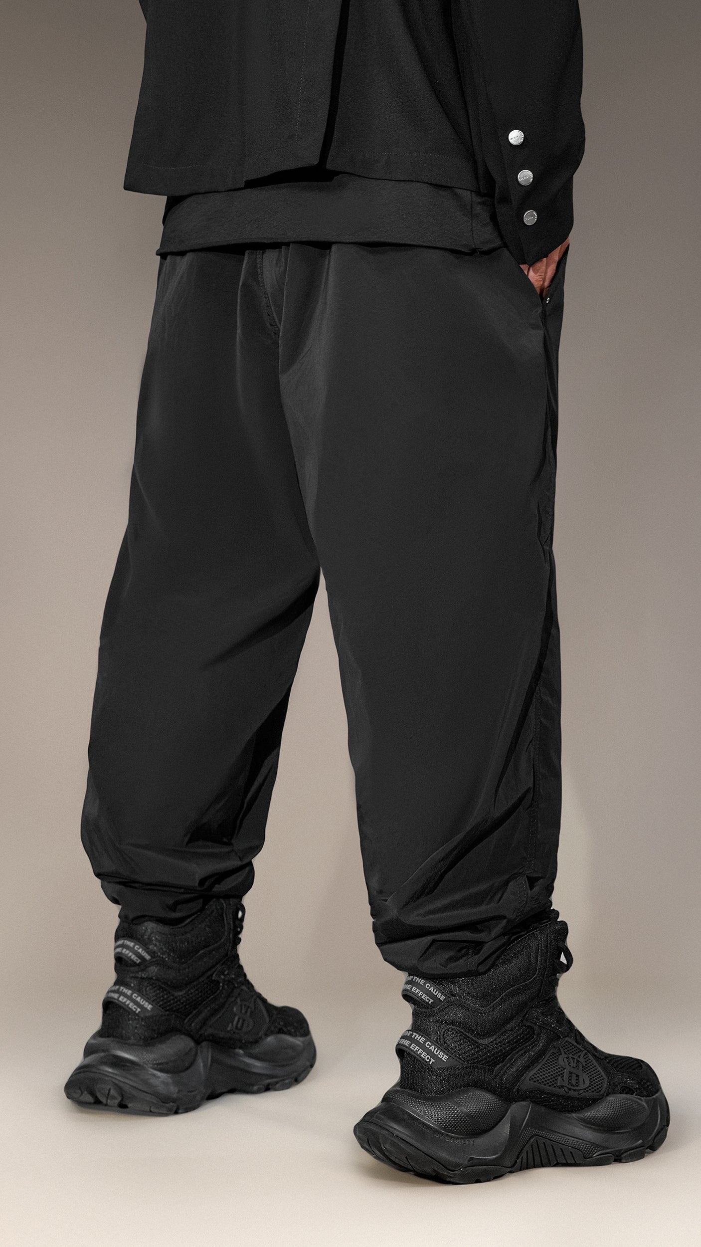 Pantaloni Jogger Negri „Made by Society” - P15829