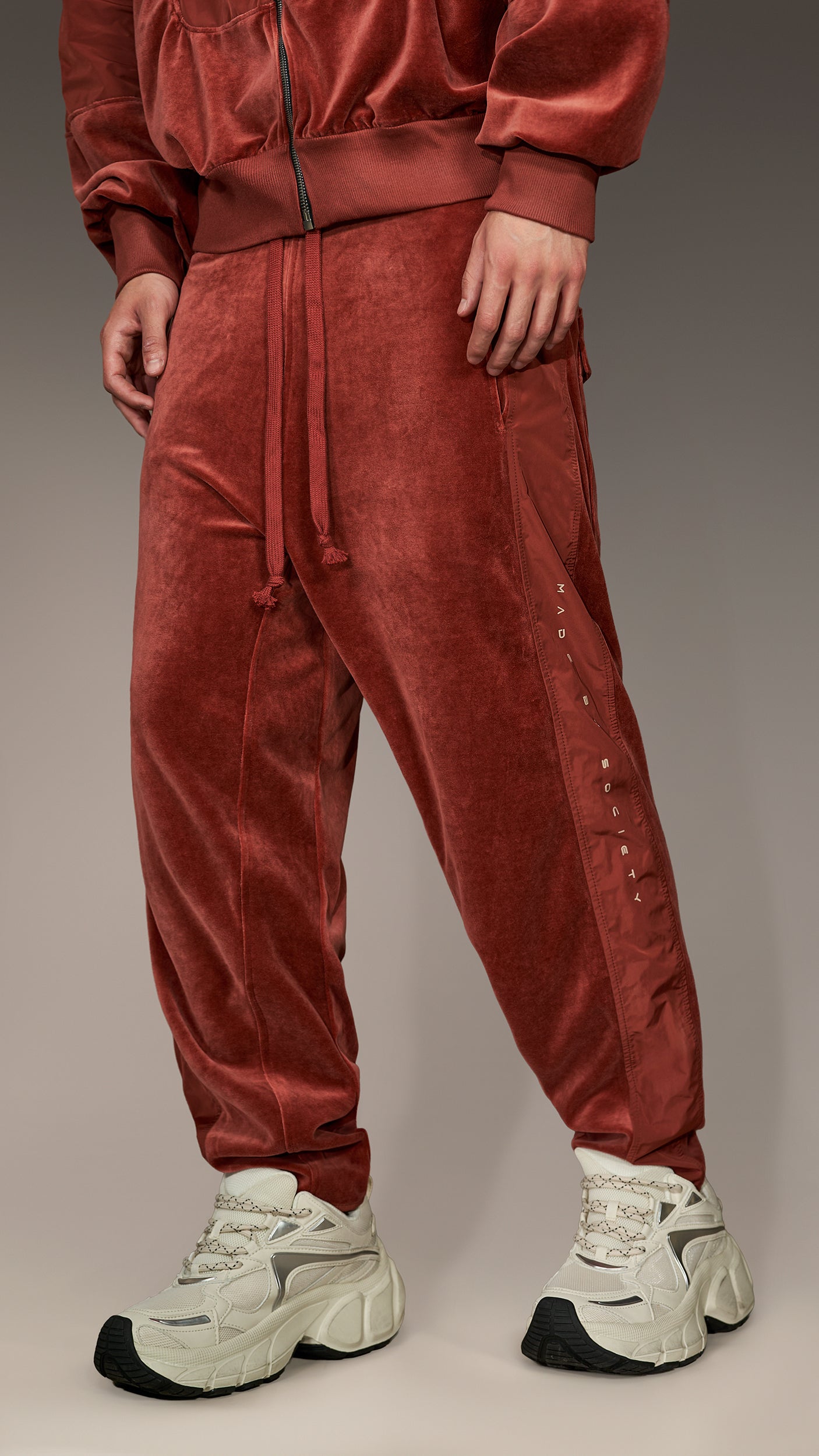 Панталони от кадифе Made by Society - P16790