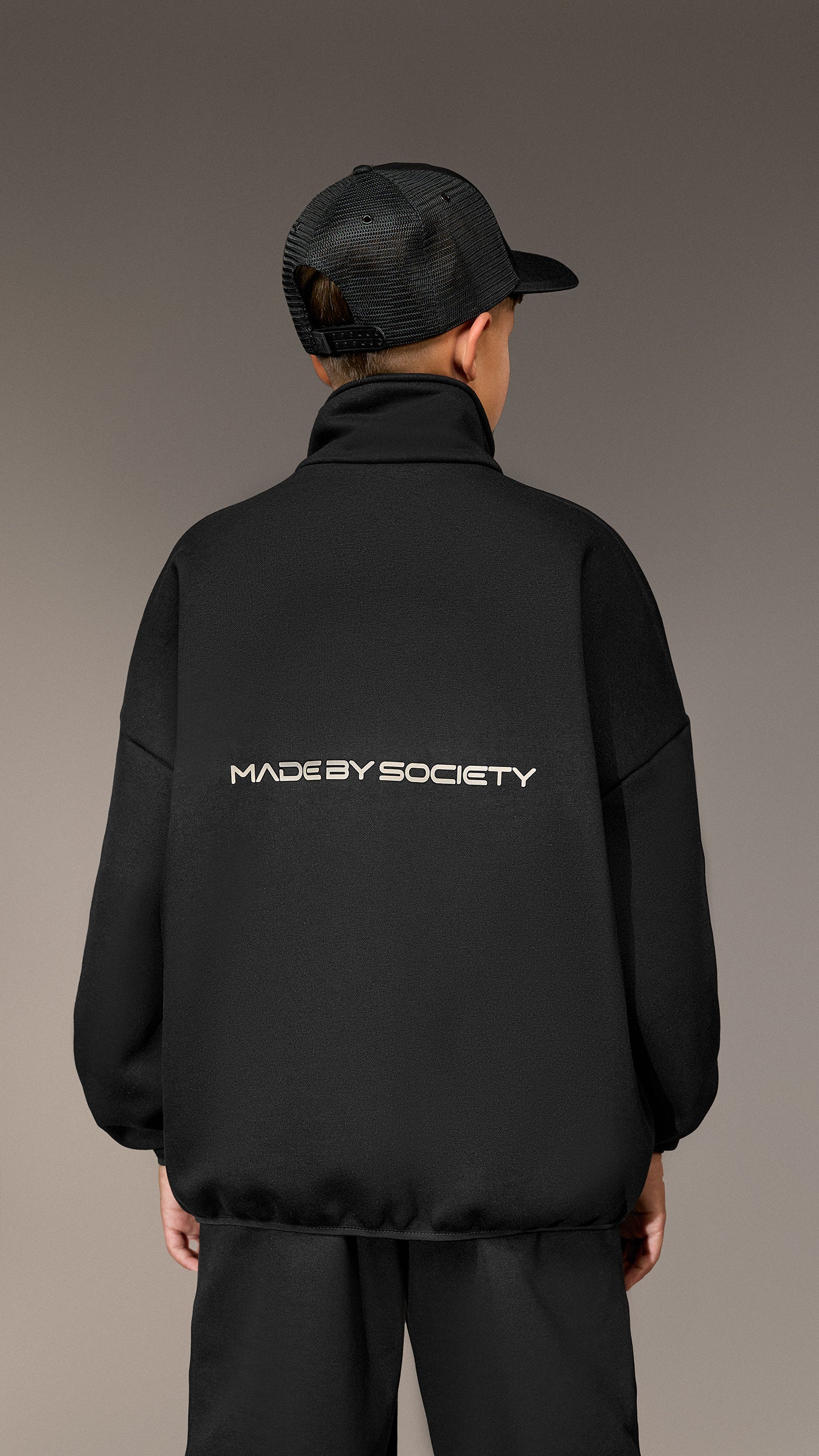 Широк суичър „Made by Society” - H35768