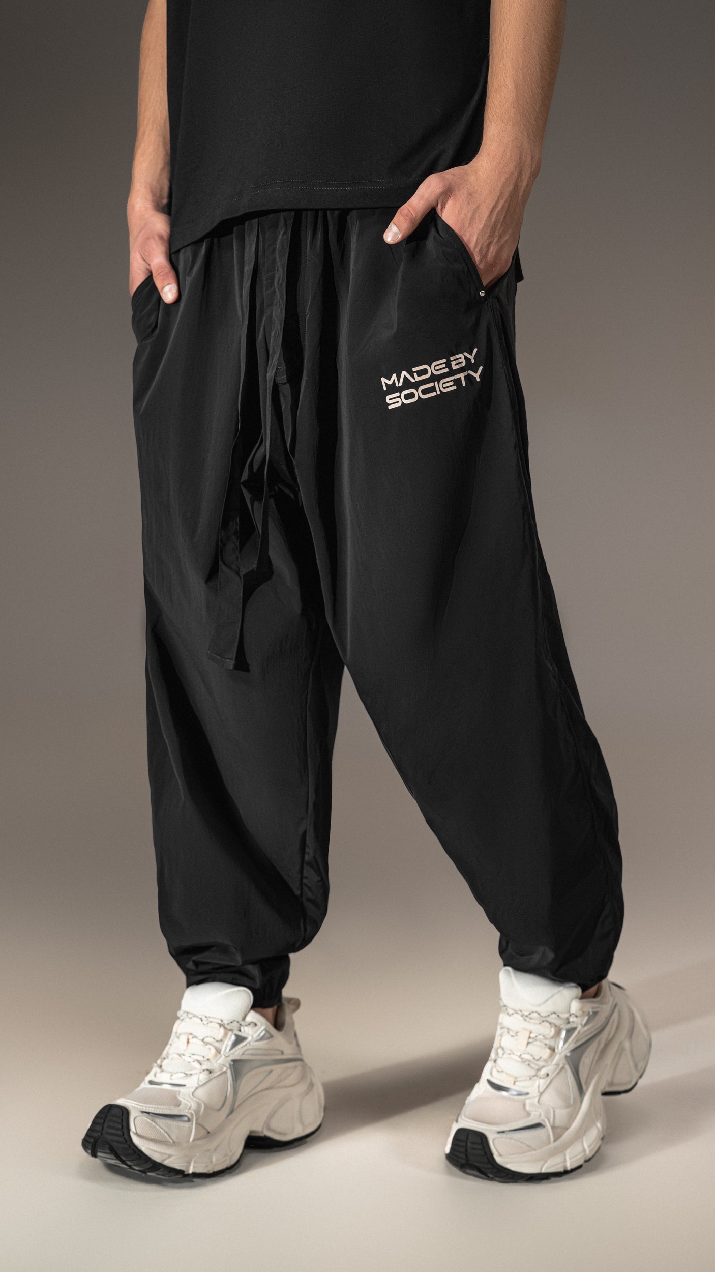 Pantaloni "Made by Society“ – P15751